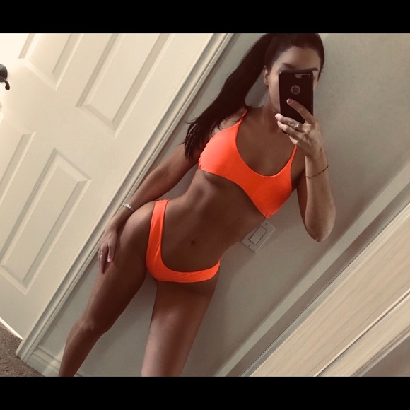 Bikini sets all sizes available. - Picture 3 of 6